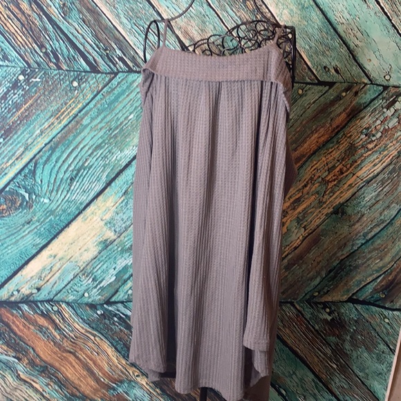 Dressfo Off The Shoulder Grey Hi/Low Sweater - Picture 5 of 6